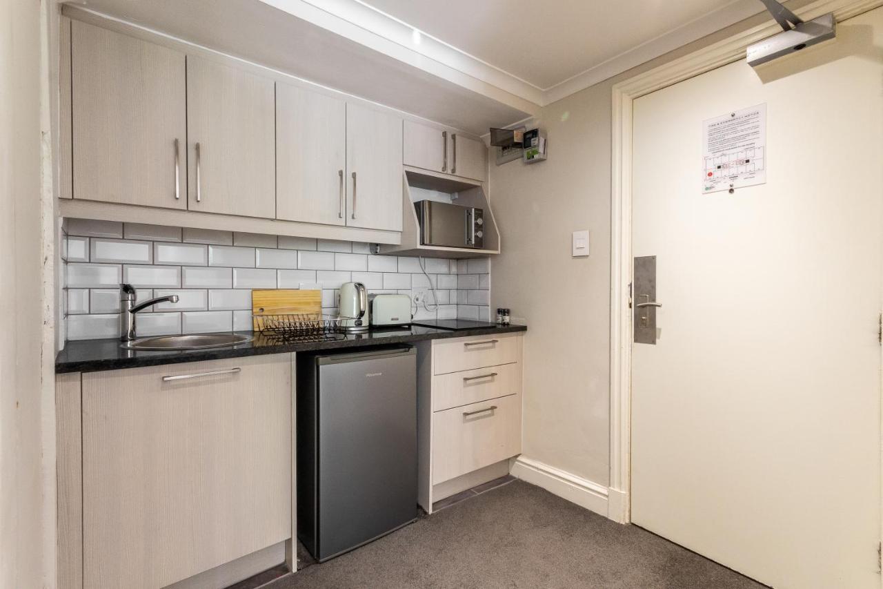 Trendy Apartment In Thibault Square City Centre Kaapstad Buitenkant foto