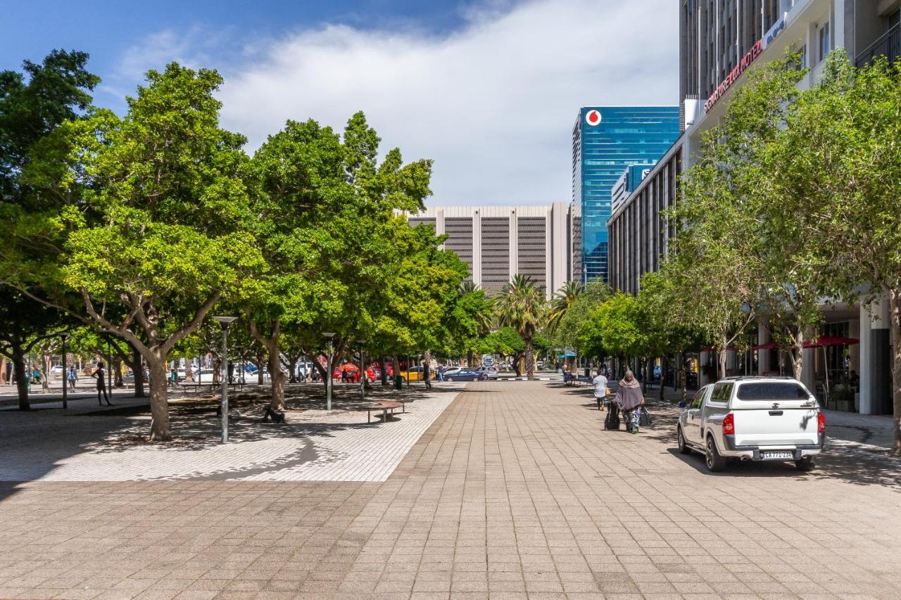 Trendy Apartment In Thibault Square City Centre Kaapstad Buitenkant foto