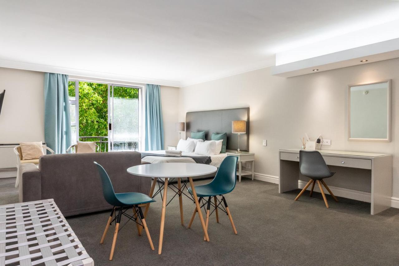 Trendy Apartment In Thibault Square City Centre Kaapstad Buitenkant foto