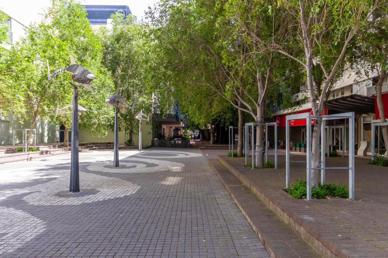 Trendy Apartment In Thibault Square City Centre Kaapstad Buitenkant foto